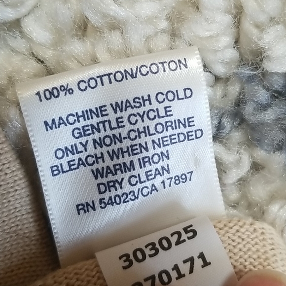 Old Navy Embroidered Sweater - Picture 4 of 4